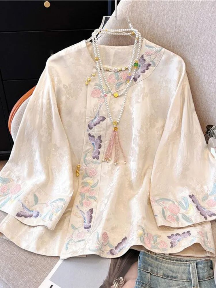 New Chinese-style traditional embroidery suit top for women improved three-quarter sleeves with a small blouse underneath