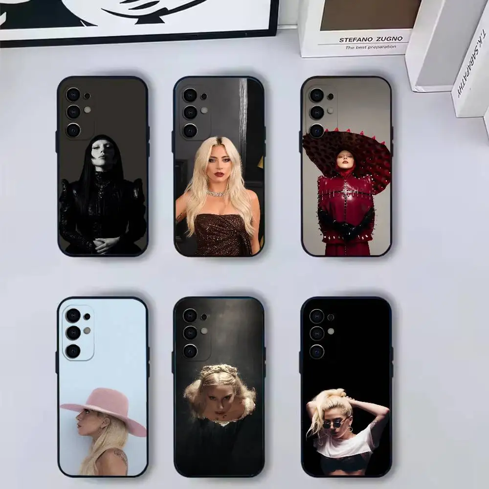 Retro Eccentric Glam Rock Diva  Phone Case For Samsung S 25,24,23,22,30,21,10,9,Ultra,Plus,Lite,FE,4,5 G Black Silicone Case