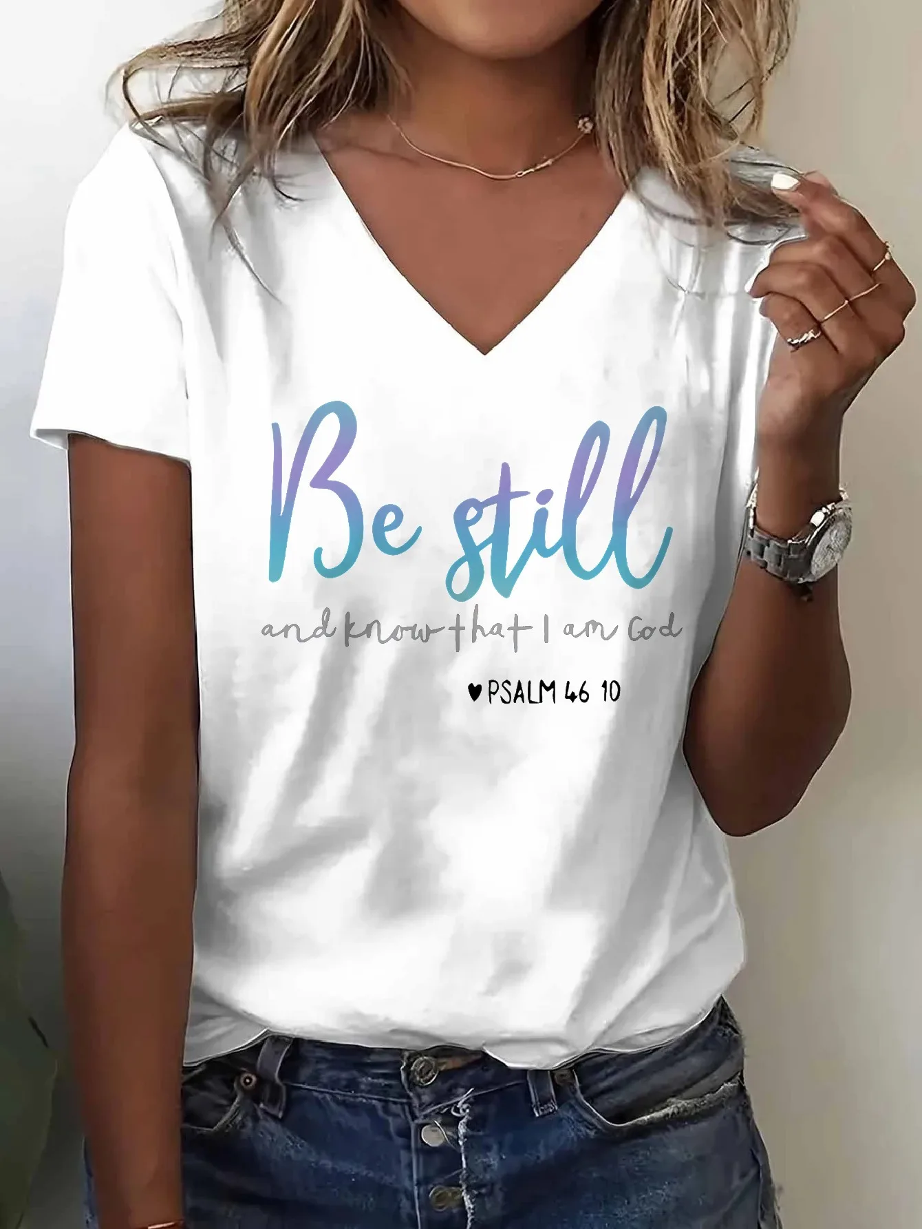 Daily free V-neck 100% pure women's T-shirt, suitable for going out, commuting, vacation and other occasions; keep the faith T-shirt