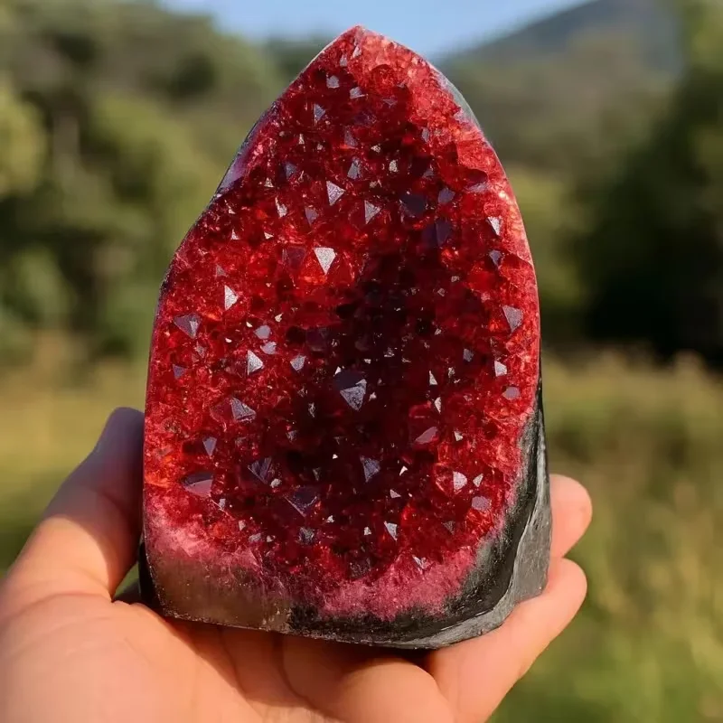 

A natural high-quality 800-1200g red crystal cluster is a casual crystal suitable for home decor, perfect for DIY mineral collec