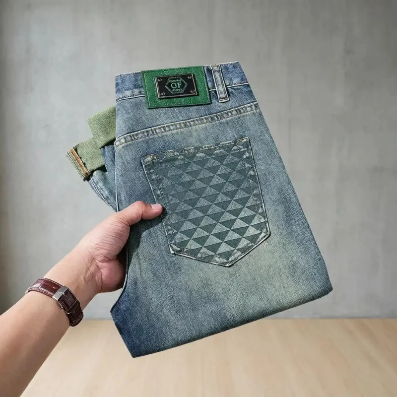 

Мужские винтажные джинсы из выстиранного денима, прямого кроя, повседневные брюки с контрастной зеленой кожаной нашивкой и карманами с треугольным узором