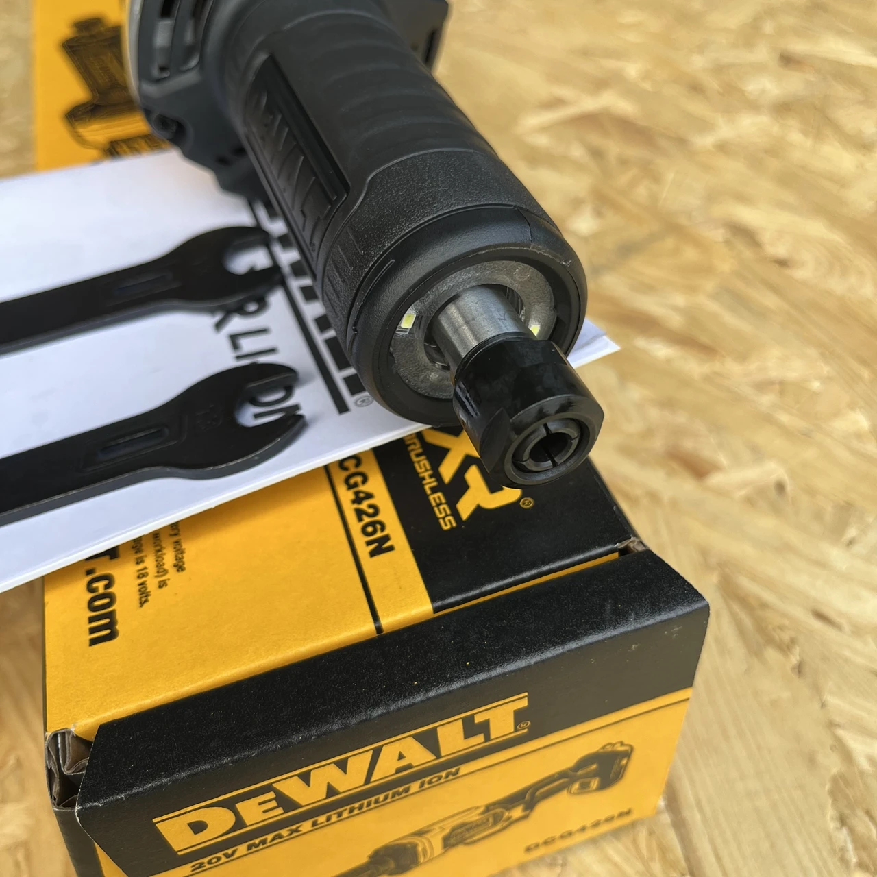 DEWALT DCG426 20V 브러시리스 가변 속도 다이렉트 그라인더 연마 도구(기계 본체 전용)