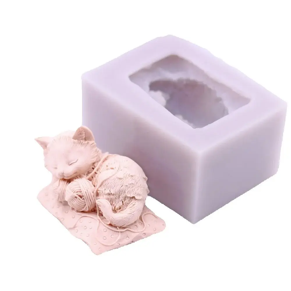 3D Cat Playing with Yarn Ball Silicone Mold for Chocolate Candy Cake Baking DIY Candle Making Home Decor Craft Tool