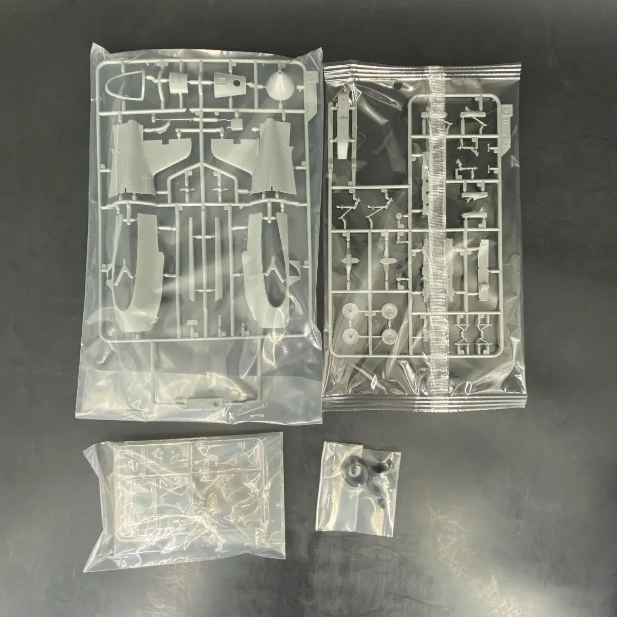 Meng 1/32 messerschmitt me163b “KOMET” montar avião QS-001 interceptor alimentado por foguete ornamento personalizado brinquedo colecionável presente