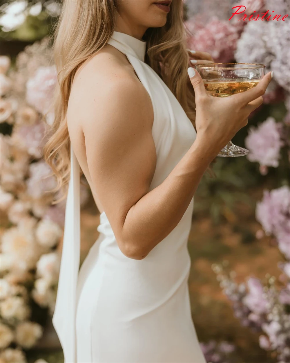 Maßgeschneidertes Elfenbein-Jersey-Hochzeitskleid mit Neckholder, hochwertiger Sweep-Zug mit 2025, Brautparty, modisches, gerüschtes, rückenfreies Brautkleid