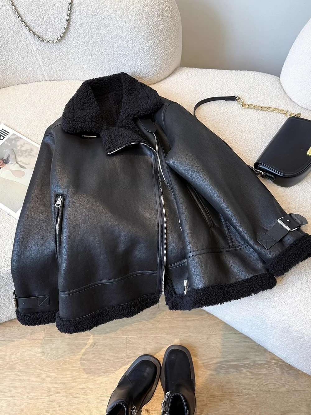 

Large Size Korean Sle Bla Leather And Fur ort Coat with Collar for Women Winter Loose Long Sve Top Vintage Feel