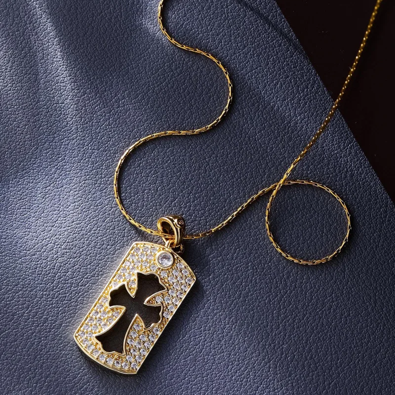 2025 جديد الهيب هوب كريستال كريستيان يسوع الصليب قلادة قلادة للجنسين الشارع الشهير الفاخرة الترقوة سلسلة مجوهرات العصرية