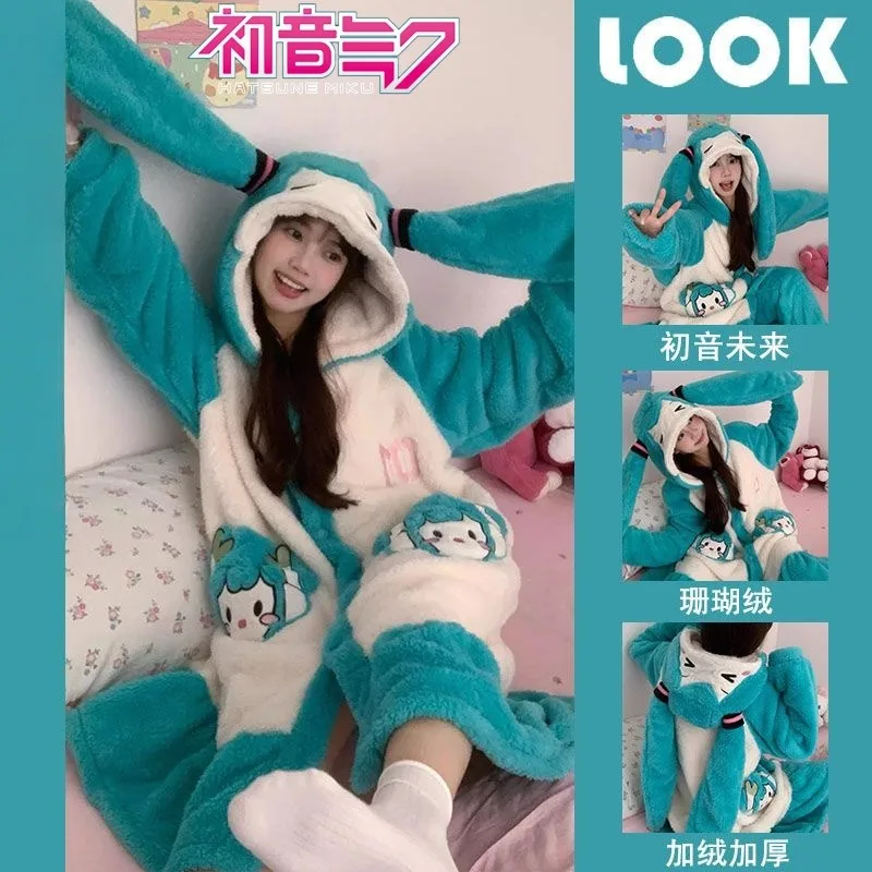 Niedlicher Hatsune Miku Pyjama aus dickem, warmem Flanell, modisch, bequem und gut aussehend, lässiges Nachthemd für Zuhause und Animation