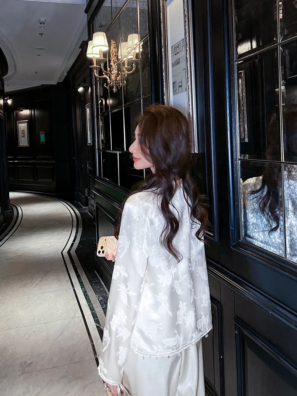 

New Chinese Sle Light National Trend Embroidered Asymmetrical irt Women's Spring Autumn New Zen Spirit Silk Top