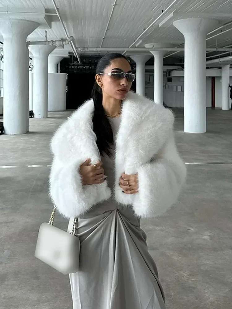 

Women White Lapel Short Faxu Fur Coats Casual Long Sleeve Loose Fit Warm Winter Jackets 2025 Lady Daily High Street Outerwears