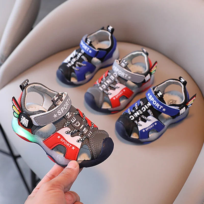 

Children LED Sandals for Boy Summer Fashion Closed Toe Non-slip Toddler Sport Sandals Kids Outdoor Casual Light Up Beach Shoes