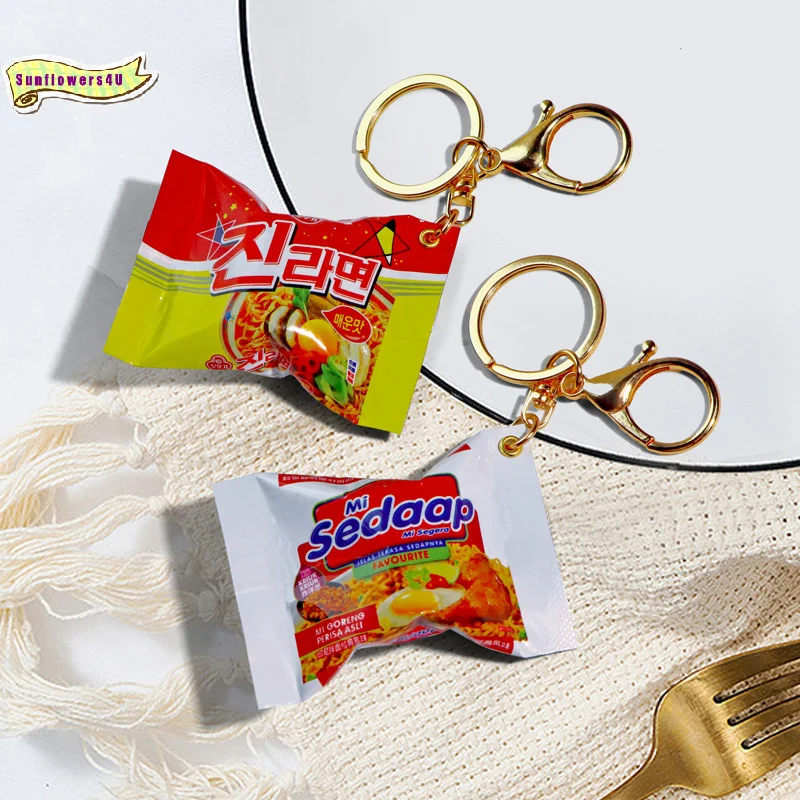Image of Simulations-Sofortnudeln-Schlüsselanhänger für den Telefonanhänger, Mini-Snack-Anhänger, Taschenanhänger, Auto-Schlüsselring, Geschenke für das neue Jahr