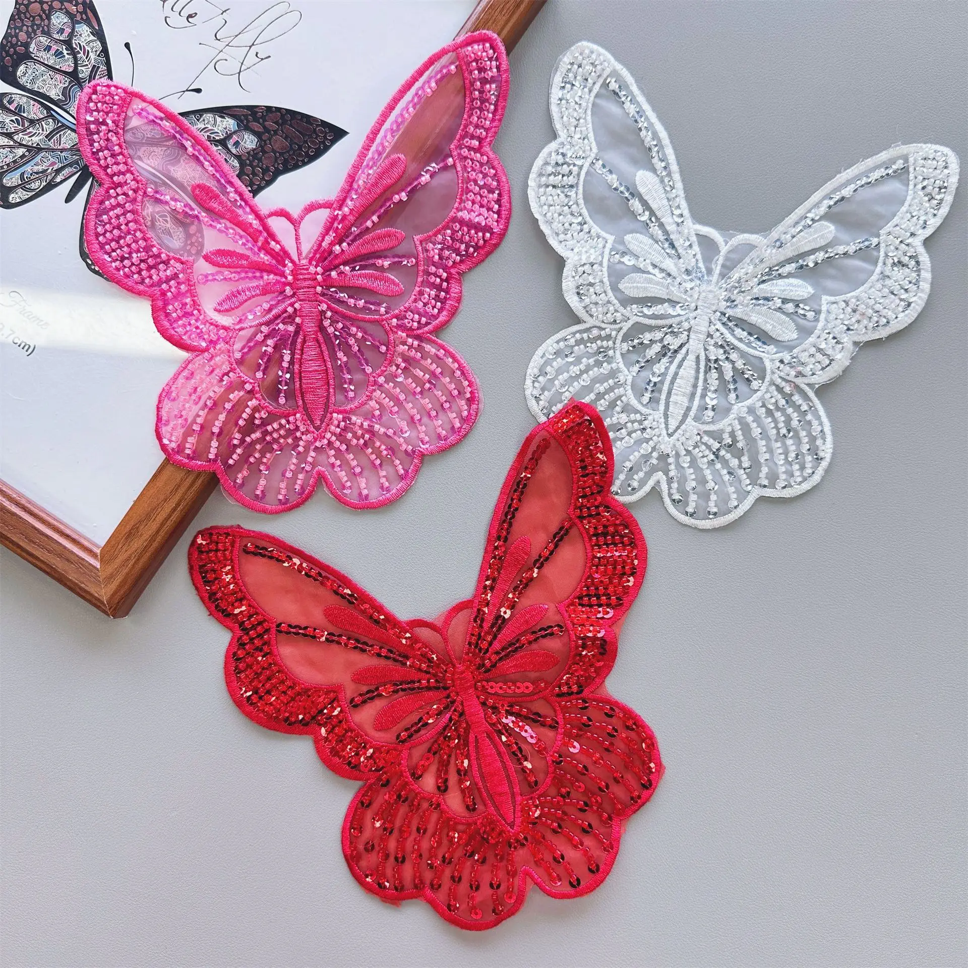 

Embroidered beads lace lace big butterfly cloth patch DIY wedding dress skirt patch patch patch appliqué accessories