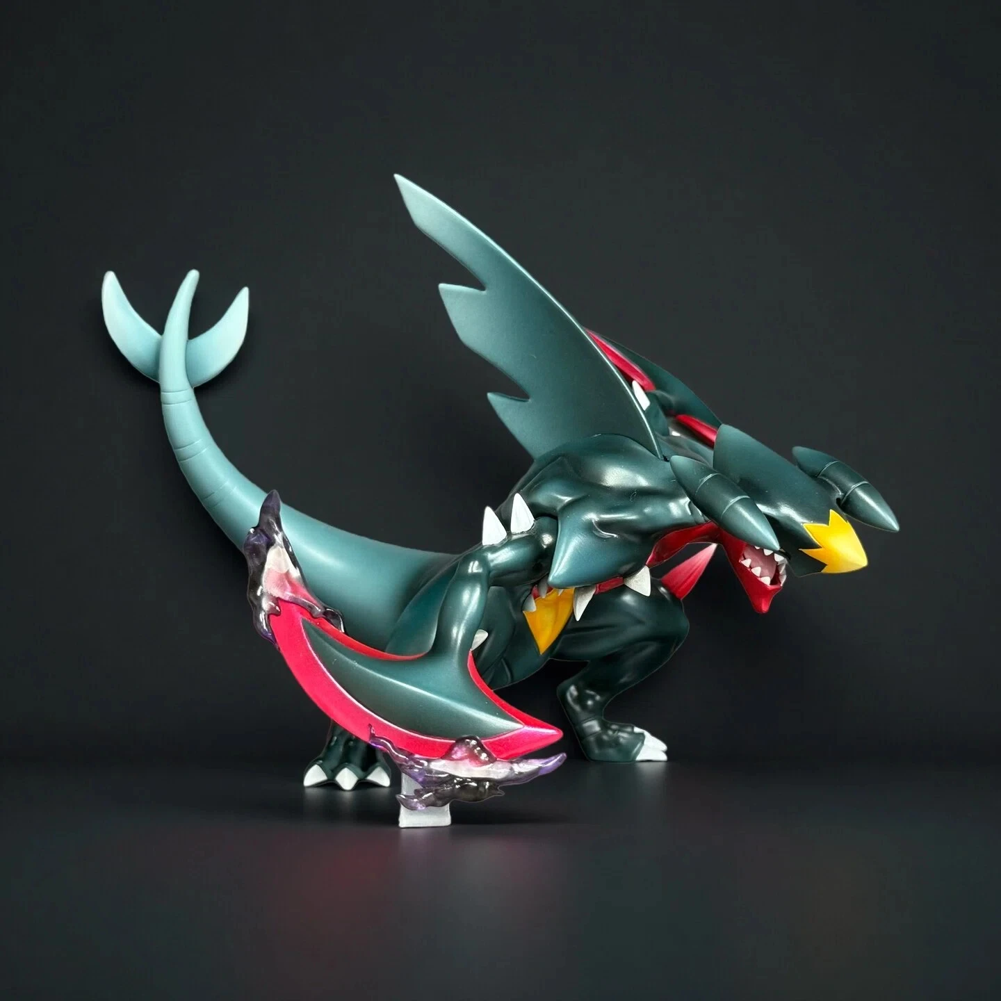 جديد حار لامعة ميجا Garchomp 1/20 PokéMon أنيمي لعبة الأجهزة الطرفية لامعة الشكل سطح المكتب الحلي لعبة مجسمة الأولاد الهدايا #3