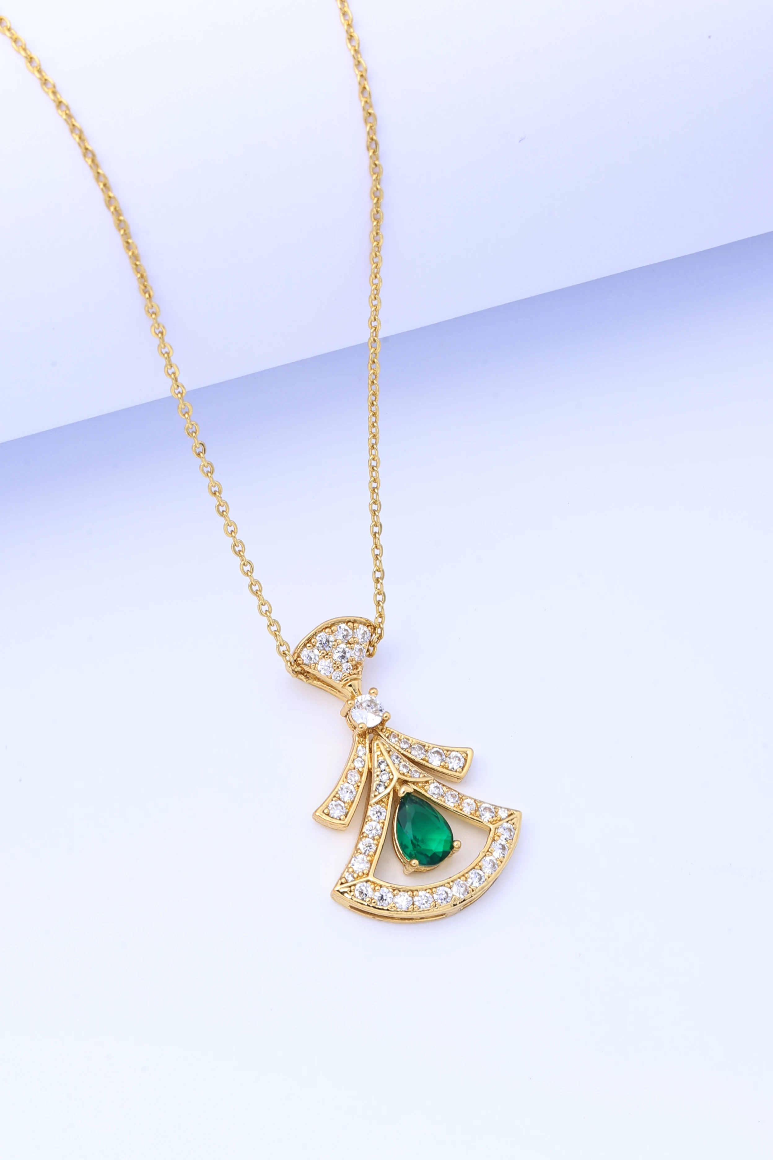 إصدار عالي، ذهبي على شكل حرف V، قلادة تنورة صغيرة، فريتيلاري أبيض، مروحة، ذهبي وردي، على شكل مروحة، محار أبيض، عقيق، قلادة، #4