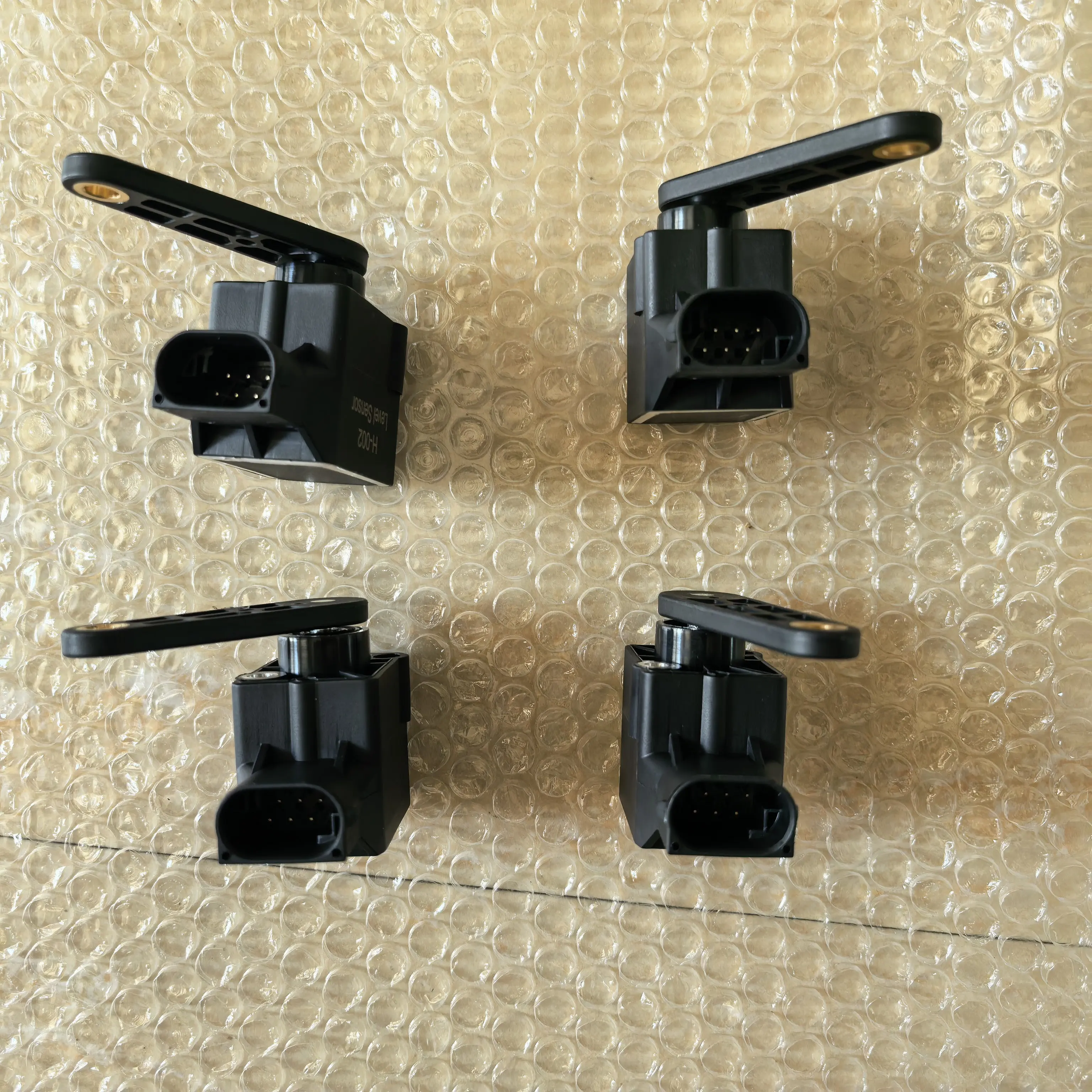 1093699,1093697,6755045, 6754921 Front Rear L&R Side Xenon Headlight Control Level Sensor for BMW X5 (E53) 01-06 ESS/BM/010A