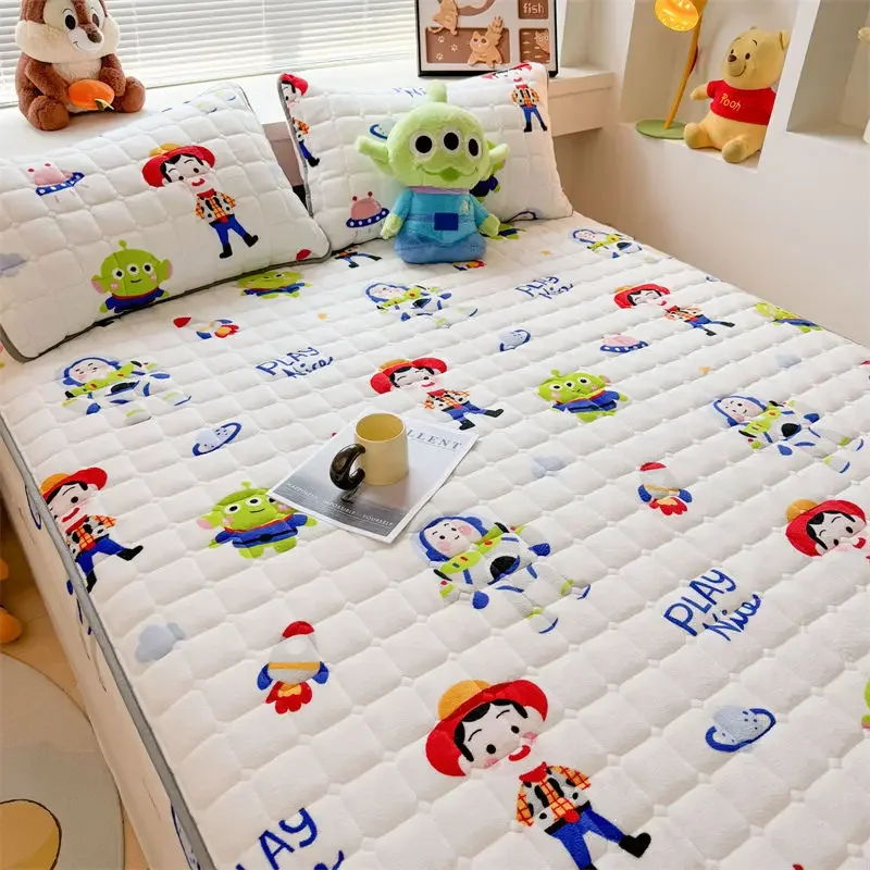 Disney Buzz Lightyear Cute Children's Winter Thickened Comfortable Soft Non-Slip Milk Velvet Sheet Cartoon Mattress Protector