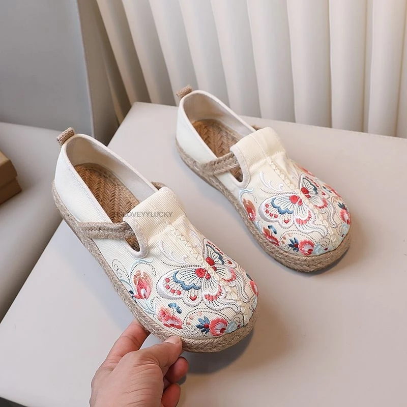 

Summer Women's New Butterfly Embroidery Ethnic Style Embroidered Shoes Outdoor Fisherman Casual Tangsuits Qipao Shoes