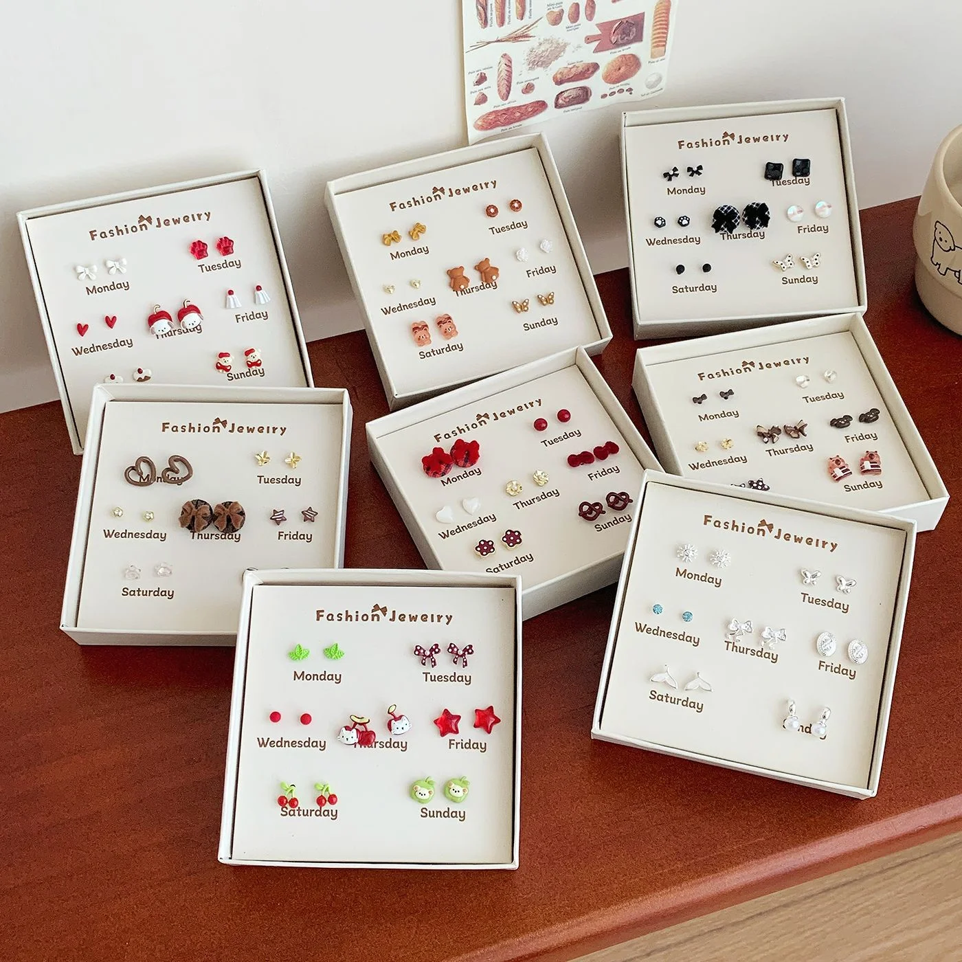 

7 Pairs/Set Days of the Week Stud Earrings Cute Kawaii Enamel Mini Studs Daily Jewelry Gift Box Teen Girls MURMUR