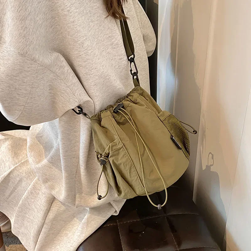 

Nylon Material Solid Color Casual Dstring Buet Bag Commuter Faion Korean Sle Single Oulder Crossbody Phone Bag