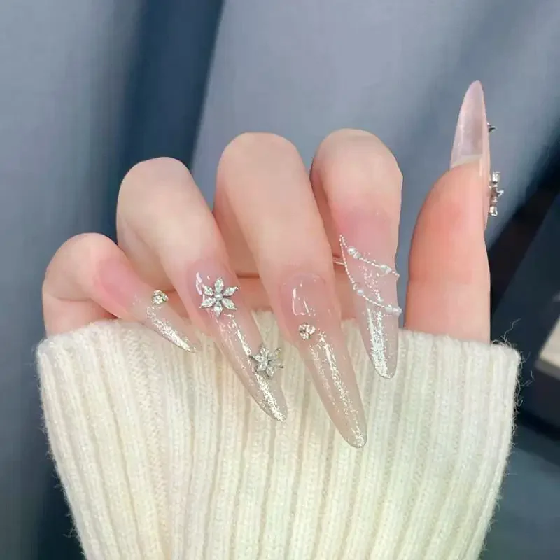 5 SZT. Ozdoby do paznokci w kształcie biżuterii, świąteczne paznokcie, efekt flash, dekoracje, płatki śniegu, cyrkonie, perły, kryształki, akcesoria, zawieszki, kwiaty