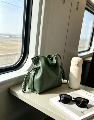 Trendy Designer Style Female Handbag Vintage Texture PU Leather Shoulder Bag Classic Hardware Crossbody Bag Large Storage Space For Work Travel Dating Daily Wear Ladies Fashion Purse Hand‑carry Shoulder Cross 3 Ways To Wear