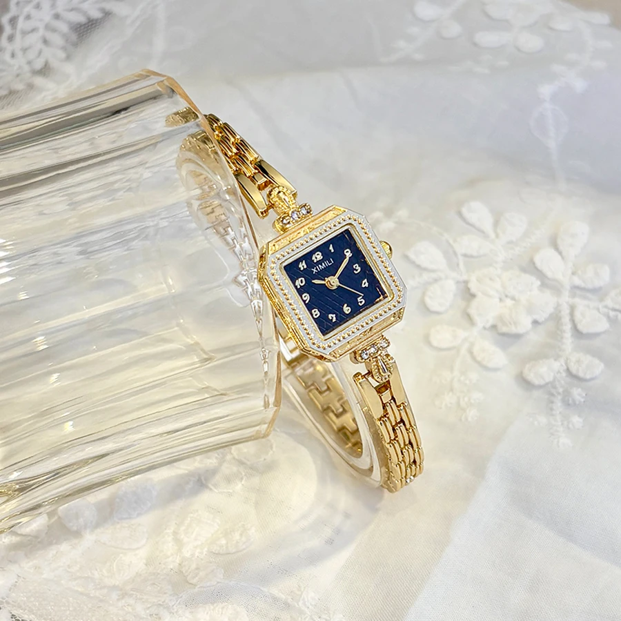 Elegant Square Dainty Vintage Gold Watch for Women  display picture 1