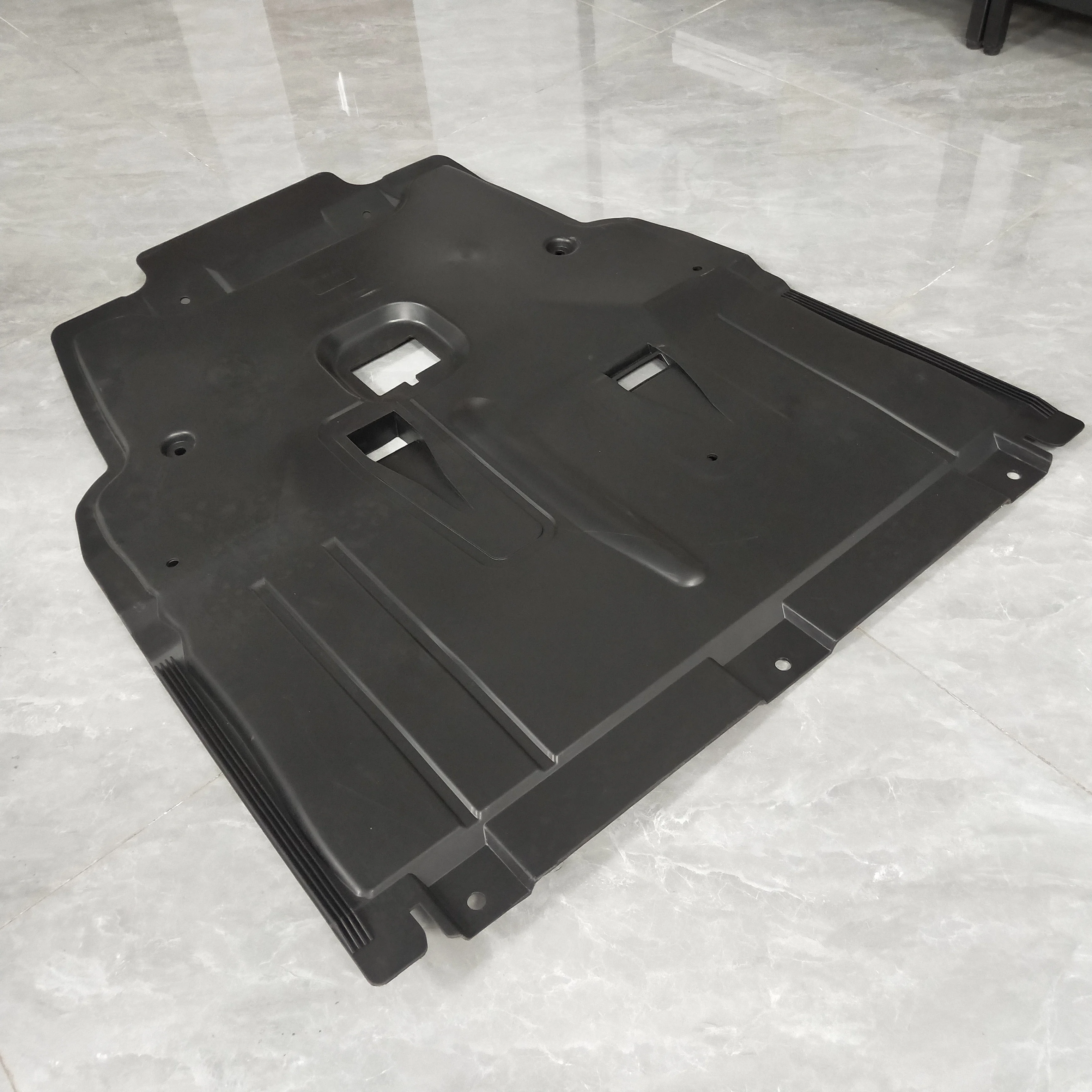 

2465200223 A2465200223 Auto Body Spare Parts Engine Under Cover for Mercedes Benz A B CLA Class W176 W246 C117 A 246 520 02 23