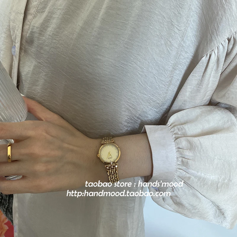 New HighEnd Selected WatchesKorean Fashion Retro Gold Chain Trendy Quartz Watches For Women Gifts For Ladies, Watch Accessories.