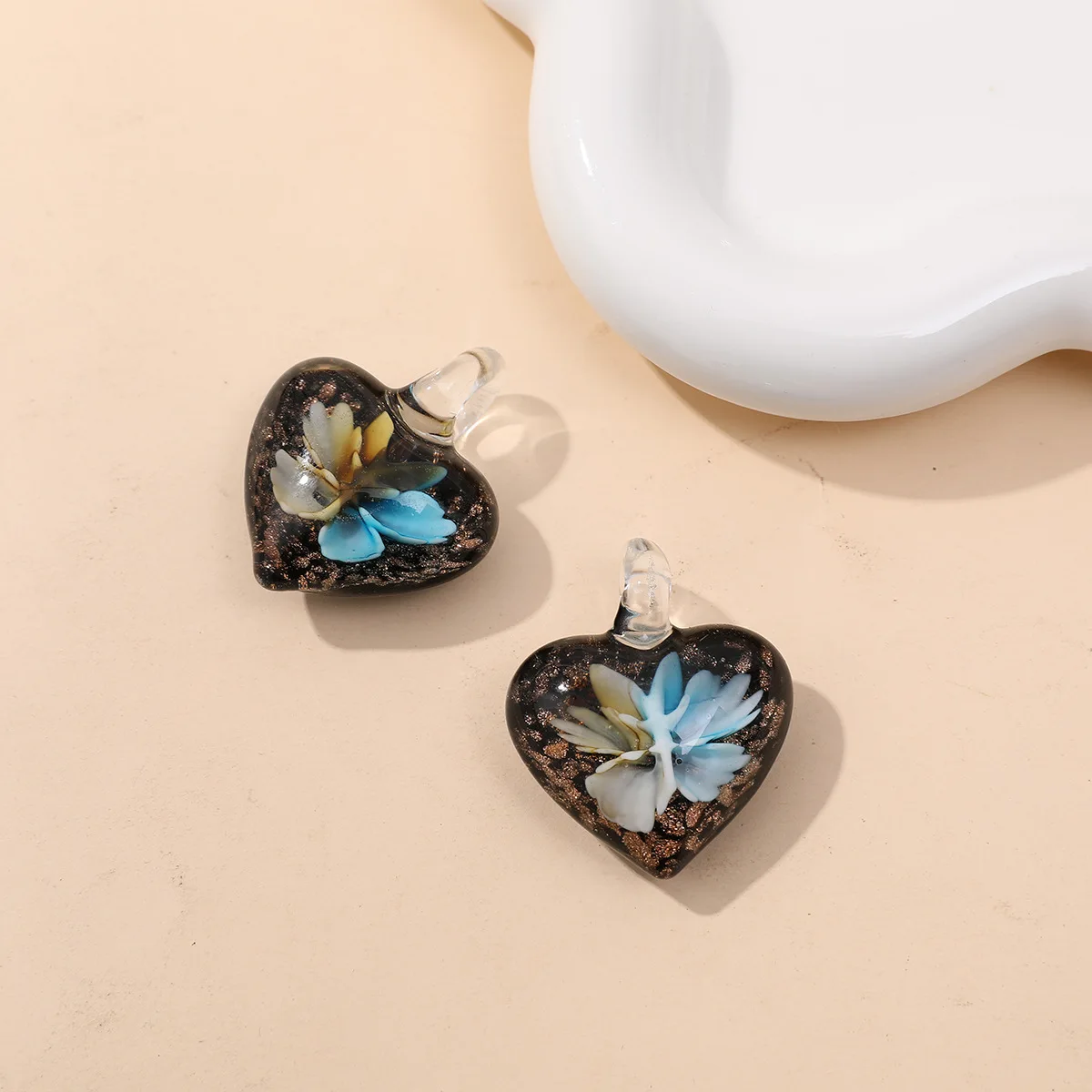 42*33 مللي متر جديد اليدوية مورانو Lampwork الزجاج الأسود مصفوفة القلب مختلط اللون قلادة النساء لصنع المجوهرات قلادة #5