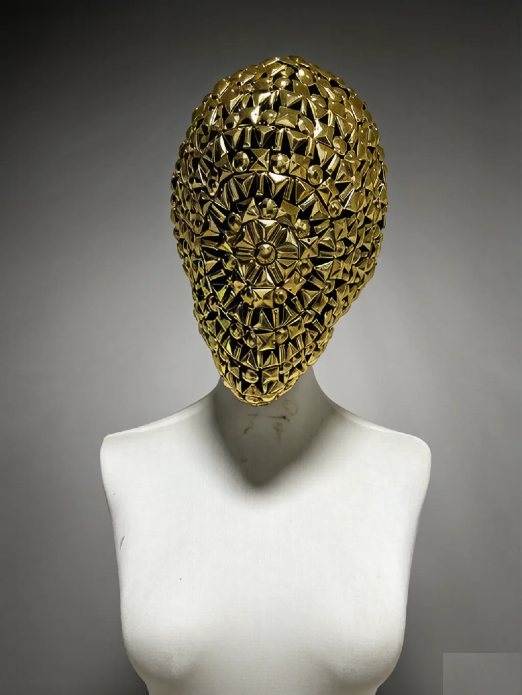 

Golden Spikes Studded Full Face Jewel Margiela Mask Cosplay Night Club Party Helmet