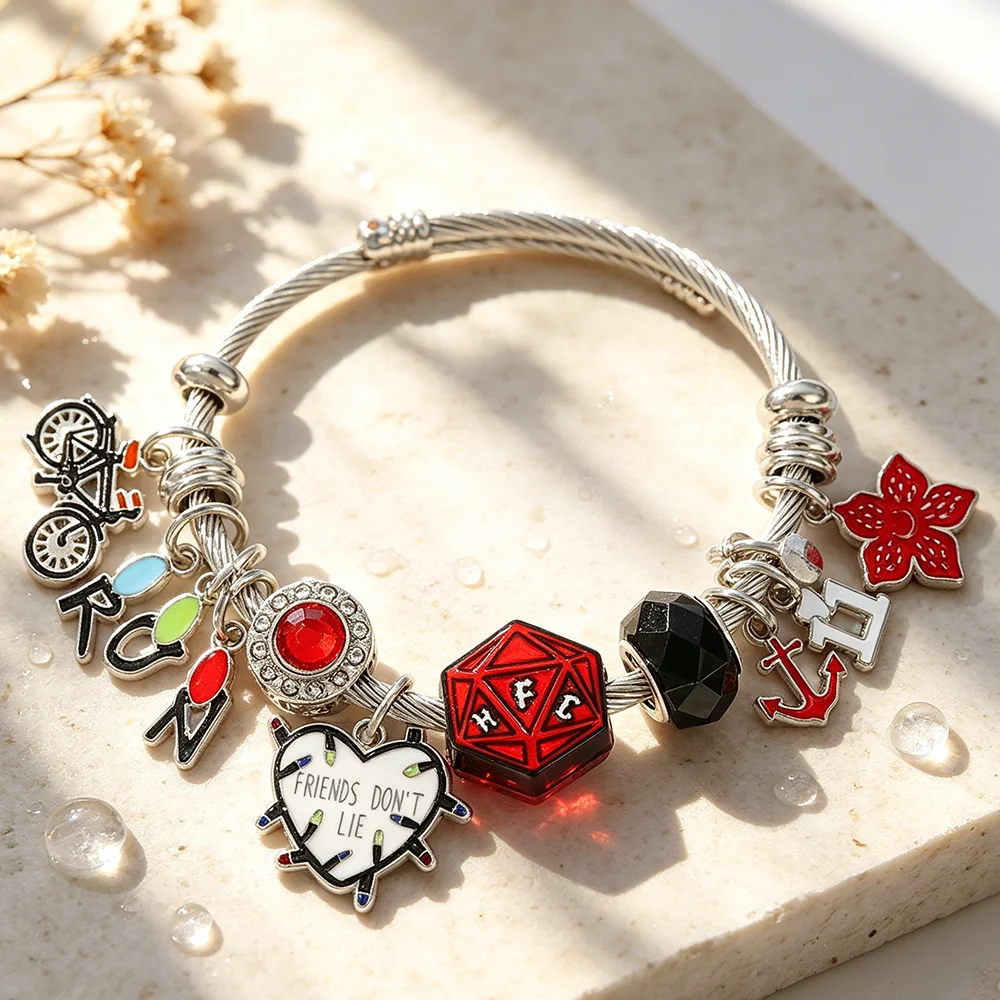 Demogorgon Würfel-Themen-Multi-Charm-Armband „Freunde lügen nicht“ Herzanhänger Schmuckgeschenk für Frauen und Teenager-Mädchen