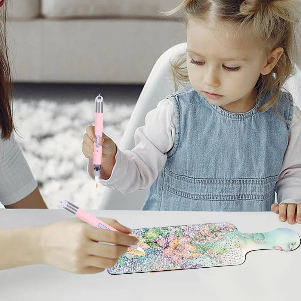 Diamond Painting Pen 5D Diamond Painting Tools with 7 Tips Glitter Diamond Art Pen Kit with Light USB Rechargeable for Beginners