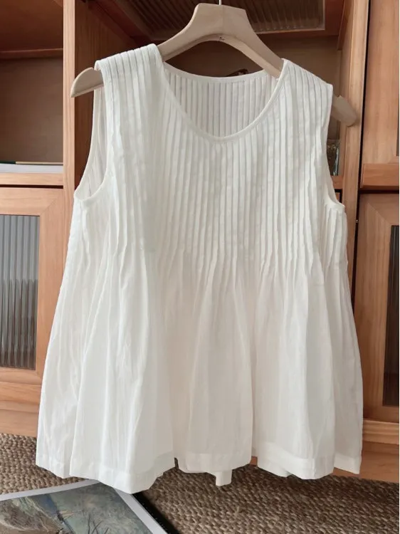 ホワイトコットンリネンベストシャツ レディース 夏デザイン プレスプリーツ ラウンドネック ノースリーブ ショルダーパッドトップ ルーズフィット 薄型モデル