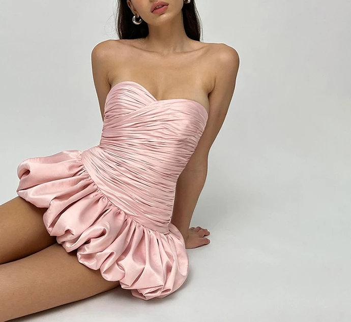 

2025 Summer Solid Color Strapless V-Neck Ruffled Body-Shaping Figure-Hugging Fluffy Skirt Sleeveless Short Dress