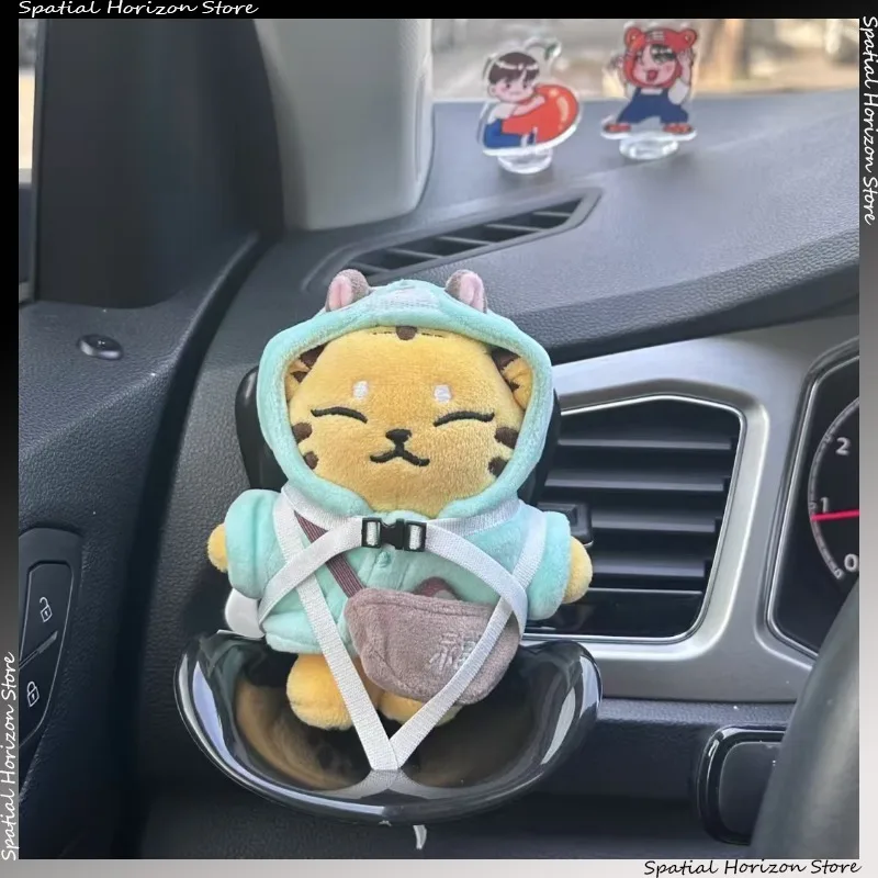 Mini mala plyš panenka bezpečnosti Seat kawaii labubu modla panenka Seat auto okrasa auto vzduch aromatreatment dekorace příslušenství