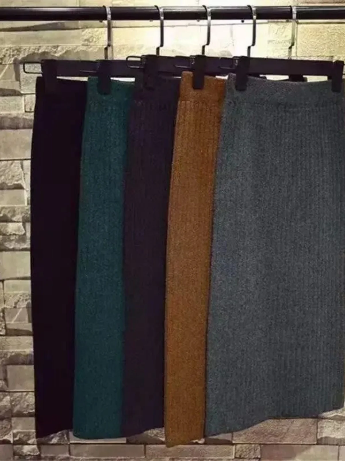 

Повседневная юбка-карандаш средней длины, однотонная, с разрезом, в уличном стиле, весенняя мода, с завышенной талией, из других материалов, 00%