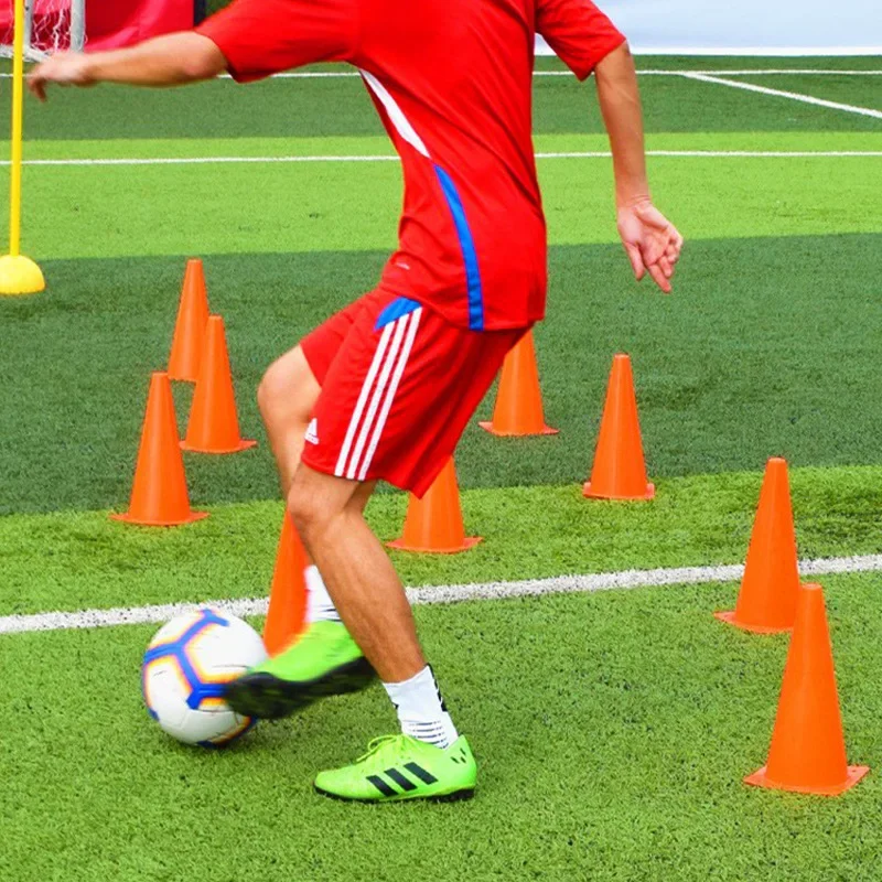 スポーツ用トラフィックトレーニングコーン、サッカー、バスケットボール、サッカー、サインバケット、アウトドアアクティビティまたはイベント用のマーカーコーン、18cm