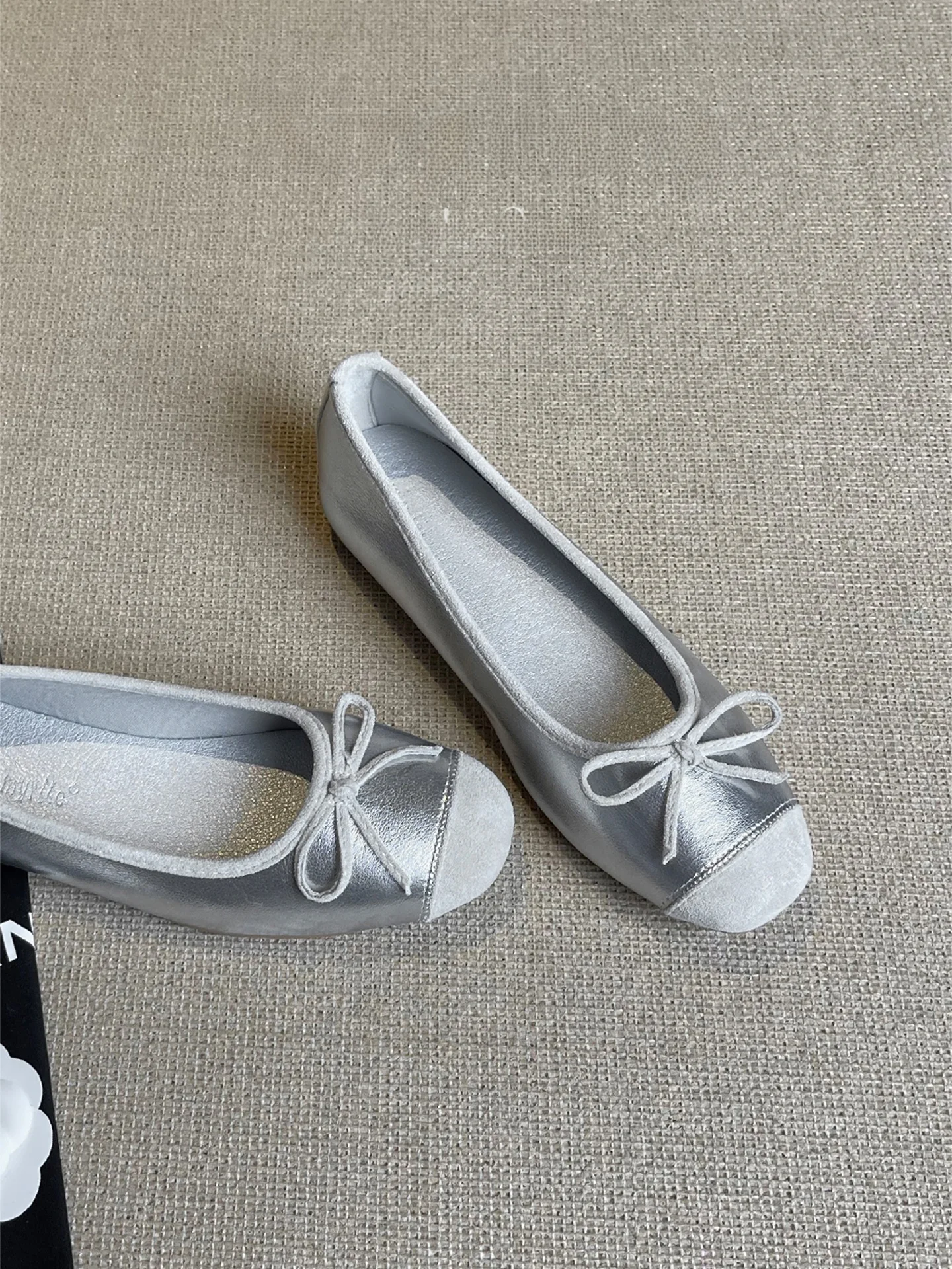 silver-leather-version-flat-ballet-flats-women's-shoes-comfortable-all-match-beautiful-slip-on-retro-style-casual-fashion