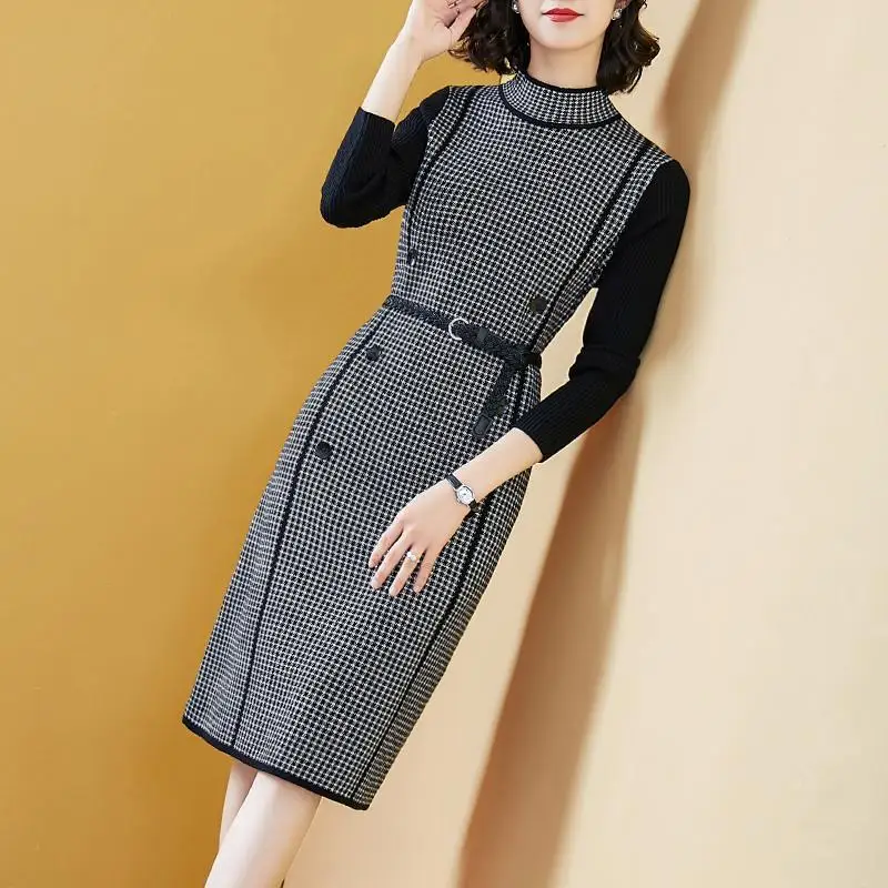 Houndstooth Knitted Dress 2024 New Plaid Striped Corset Ladies Thick Dresses Autumn Winter Fashionable Buttons Elegant Dress