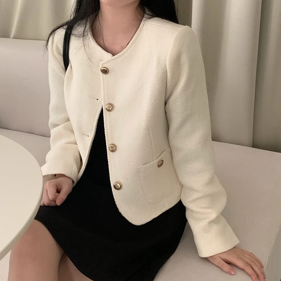 

Chic Autumn Single Breasted Loose Commuting Versatile Long Sleeved Woolen Short Jacket Women's Coats