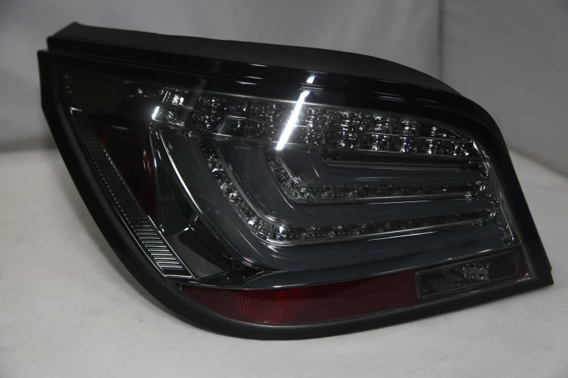 For E60 523i 525i 530i Strip Tail Lamp 2003 To 2009 Year Red Black Color Jy