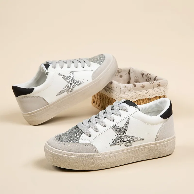 Autumn New Lightweight Sneakers with Anti-slip Soft Soles Women's Thick-soled Casual Shoes Fashionable Star-shaped White Shoes