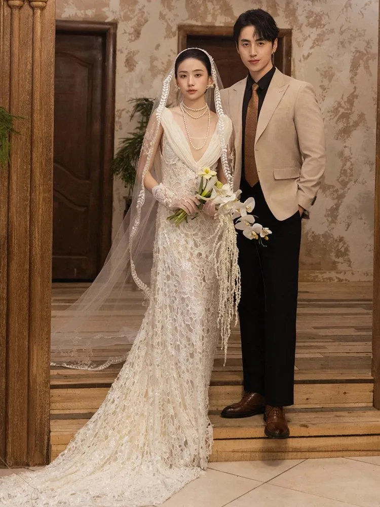 

Lace light luxury and fishtail wedding dress with a small trailing tail