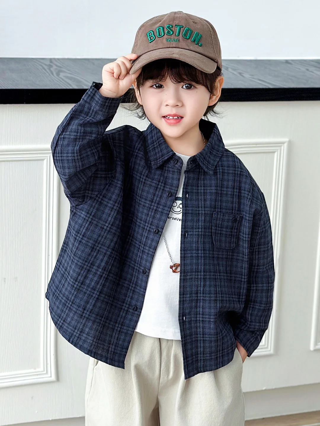 

Boys Plaid Long Sve irt Spring Autumn 2026 New Children's Cheered Jaet Baby Faionable Spring Outfit Cotton Silk