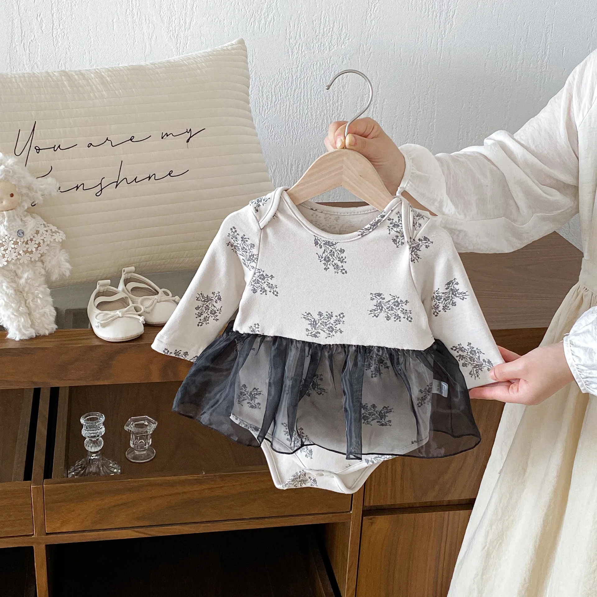 بدلة قفز للأطفال النسخة الكورية لعام 2026 ربيعية جديدة بأكمام طويلة ملابس نسائية غير رسمية على شكل مثلث ها يي ضرطة ملابس زحف #1