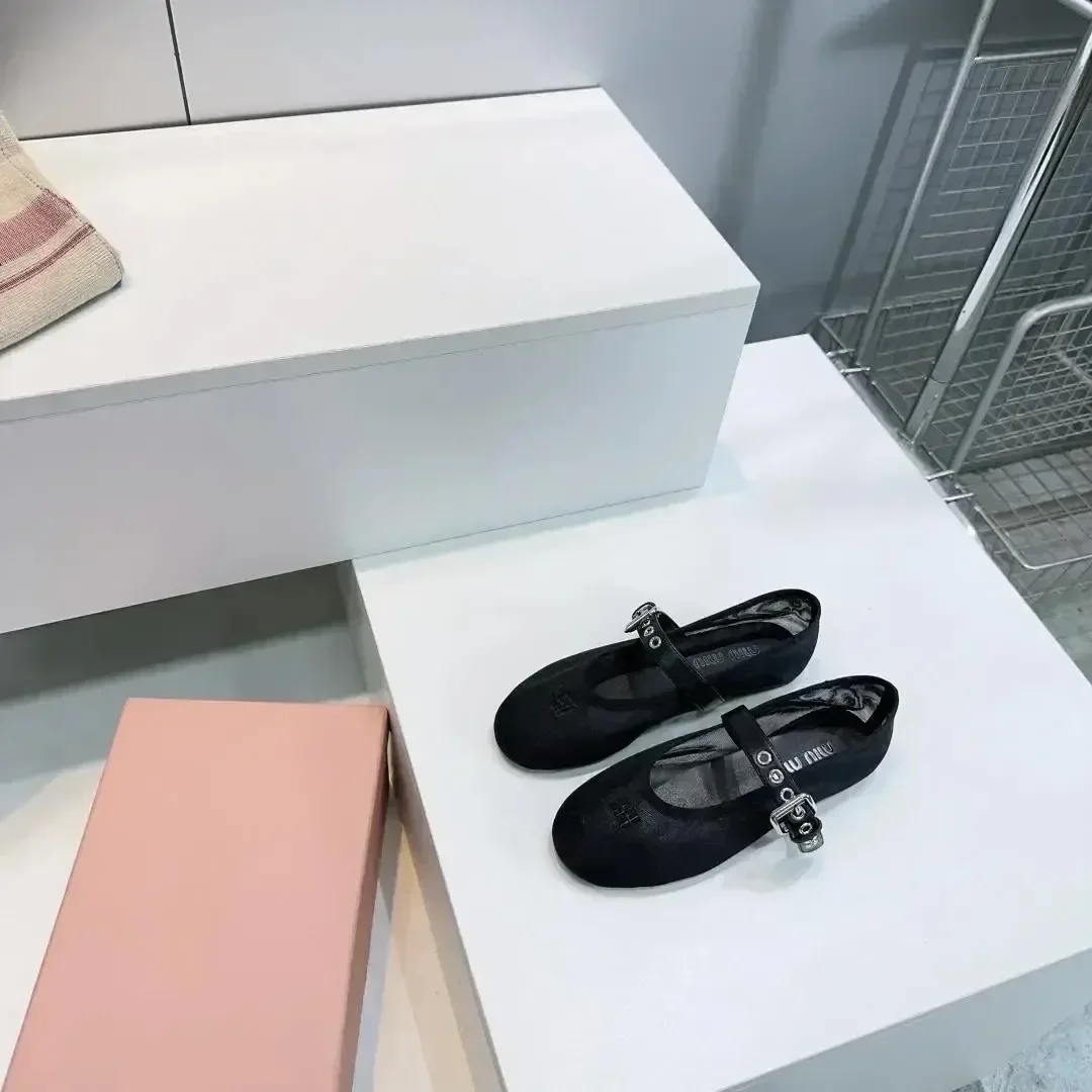 

Тренировочная обувь, танцевальная обувь на плоской подошве, новинка 2025, простые однотонные балетки с дышащей сеткой и плоской пряжкой, сандалии с мягкой подошвой