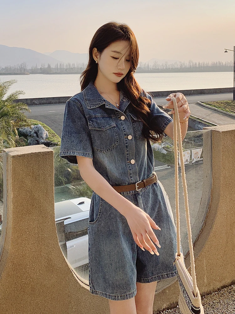 ชุดเอี๊ยมยีนส์สไตล์เรโทรฮ่องกงสำหรับผู้หญิง ฤดูร้อน ทรงหลวม ช่วยให้ดูผอม ขากว้าง ชุดจั๊มสูทเอวสูง ผ้าคอตตอนผสม