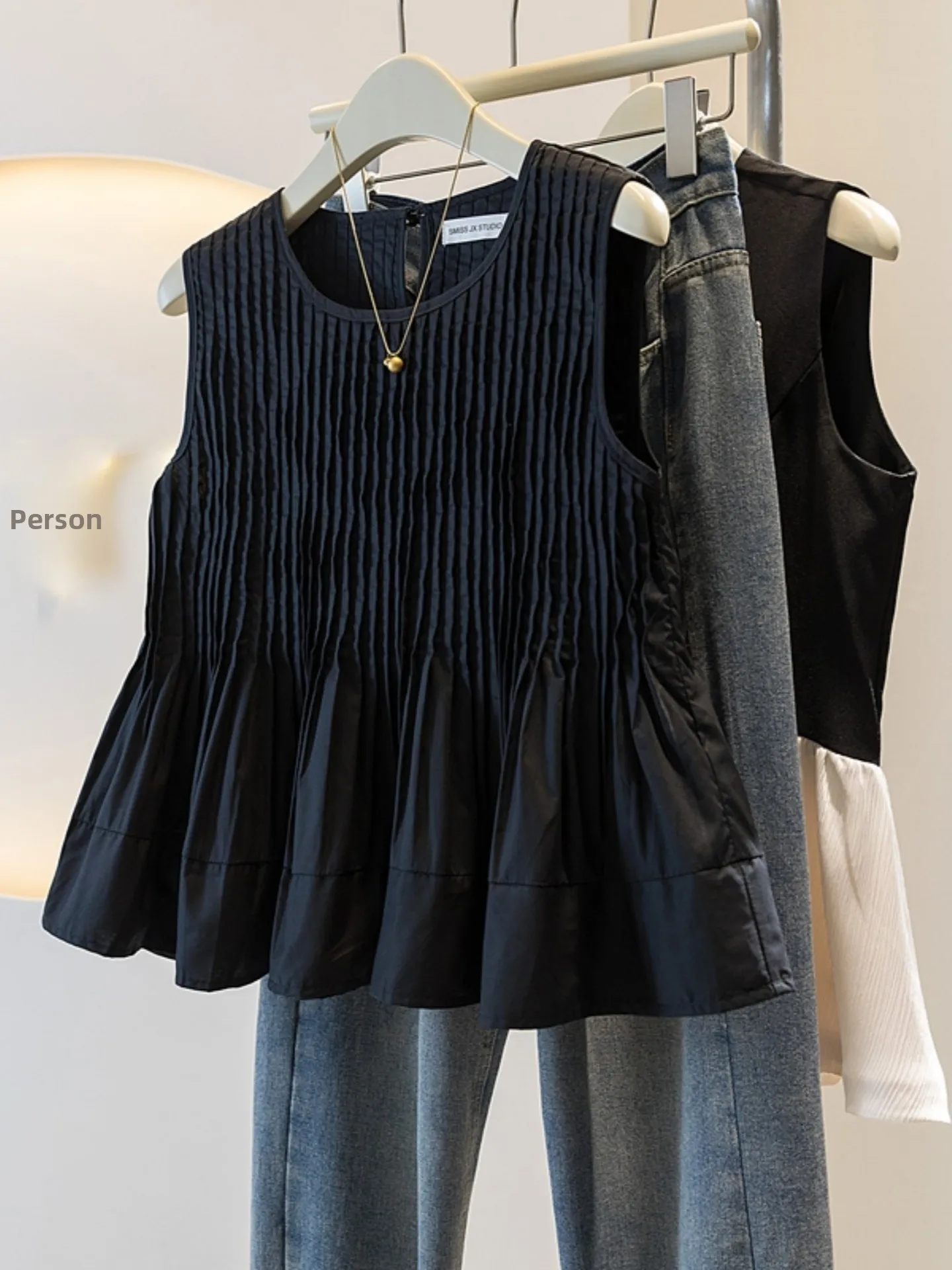 Summer Sleeveless Wrap Vest Women's Outerwear Big Size Fashionable Short Pleated Top Elegant Small Shirt Straight Cut Style