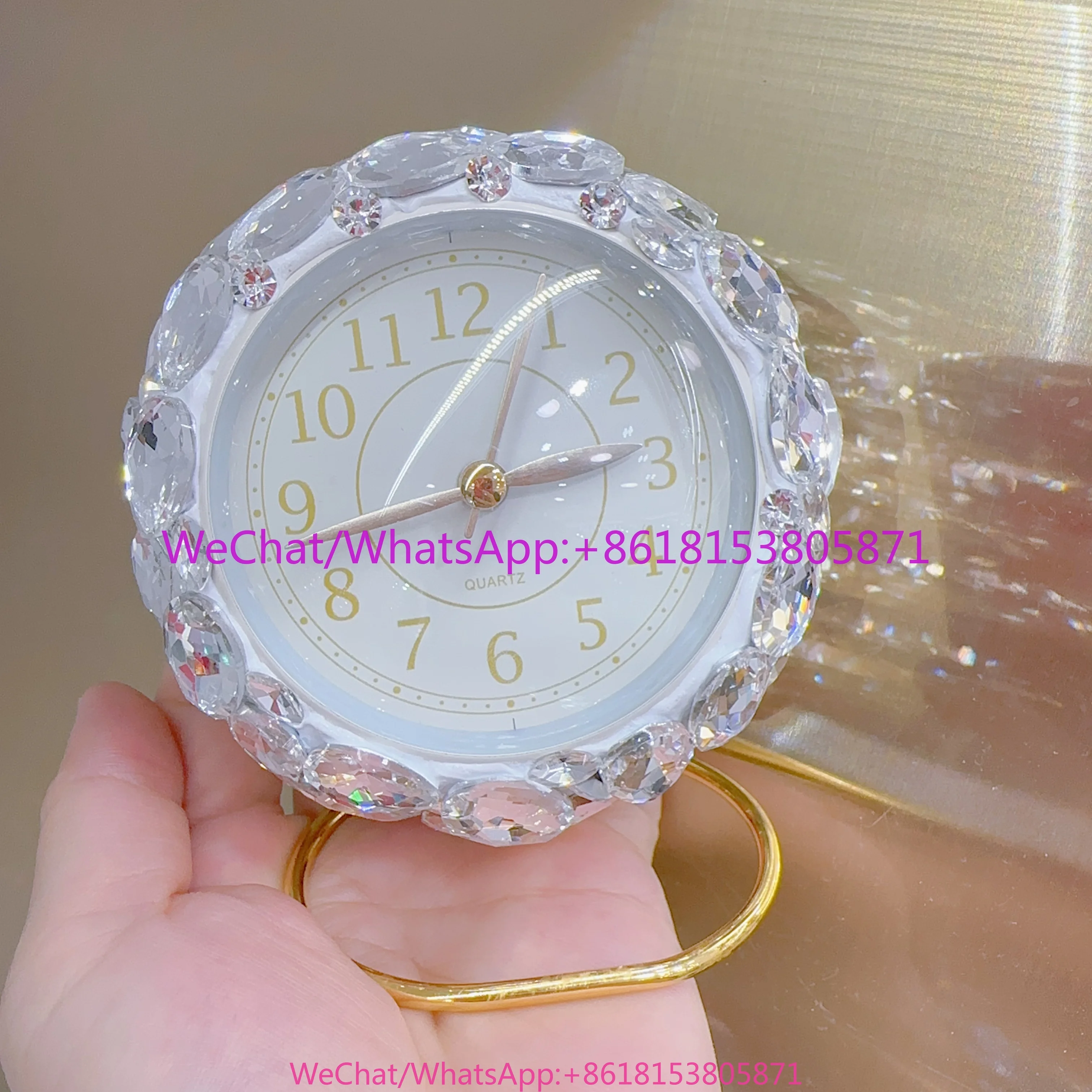 Light luxury wake-up artifact high-end sense diamond-encrusted desktop clock home high-value bedroom decoration